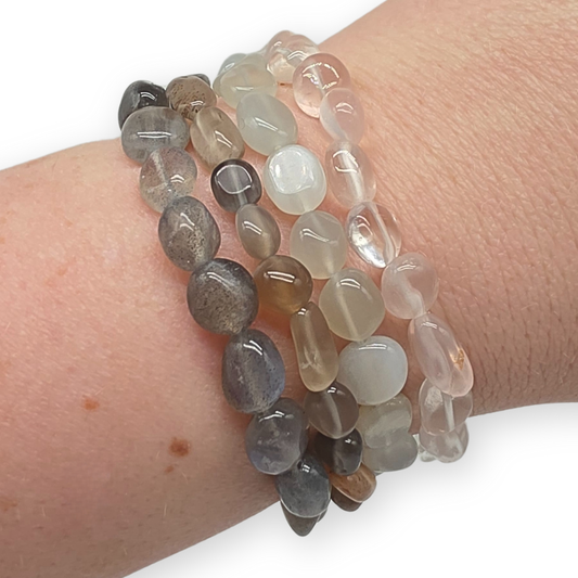 Witte maansteen Trommelsteenarmband